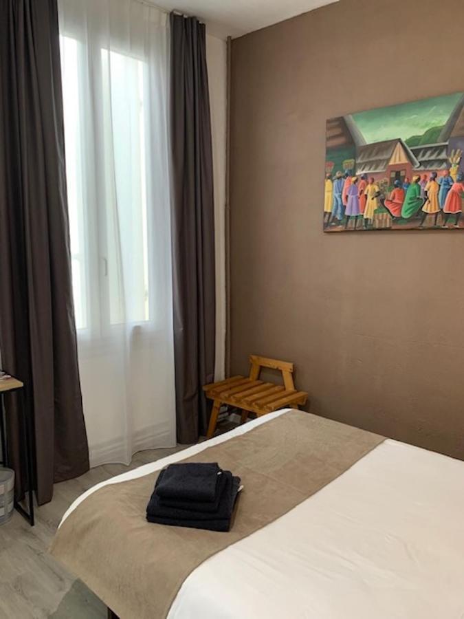 Hotel Restaurant De L'Union Mirambeau  Zewnętrze zdjęcie