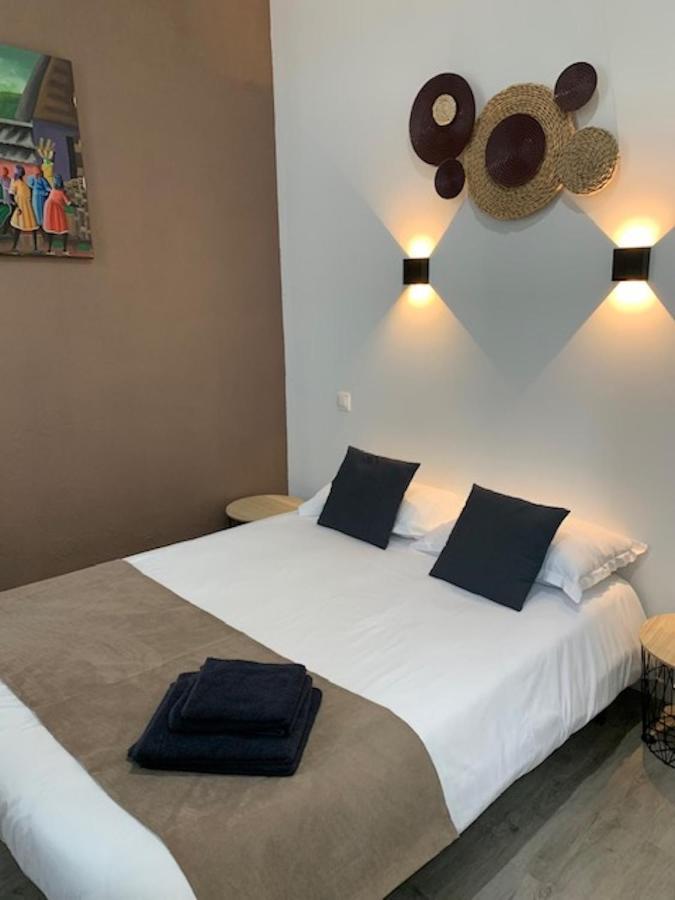 Hotel Restaurant De L'Union Mirambeau  Zewnętrze zdjęcie